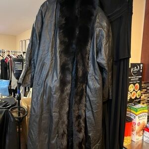 Vintage Black Leather Coat with fox Fur Trim